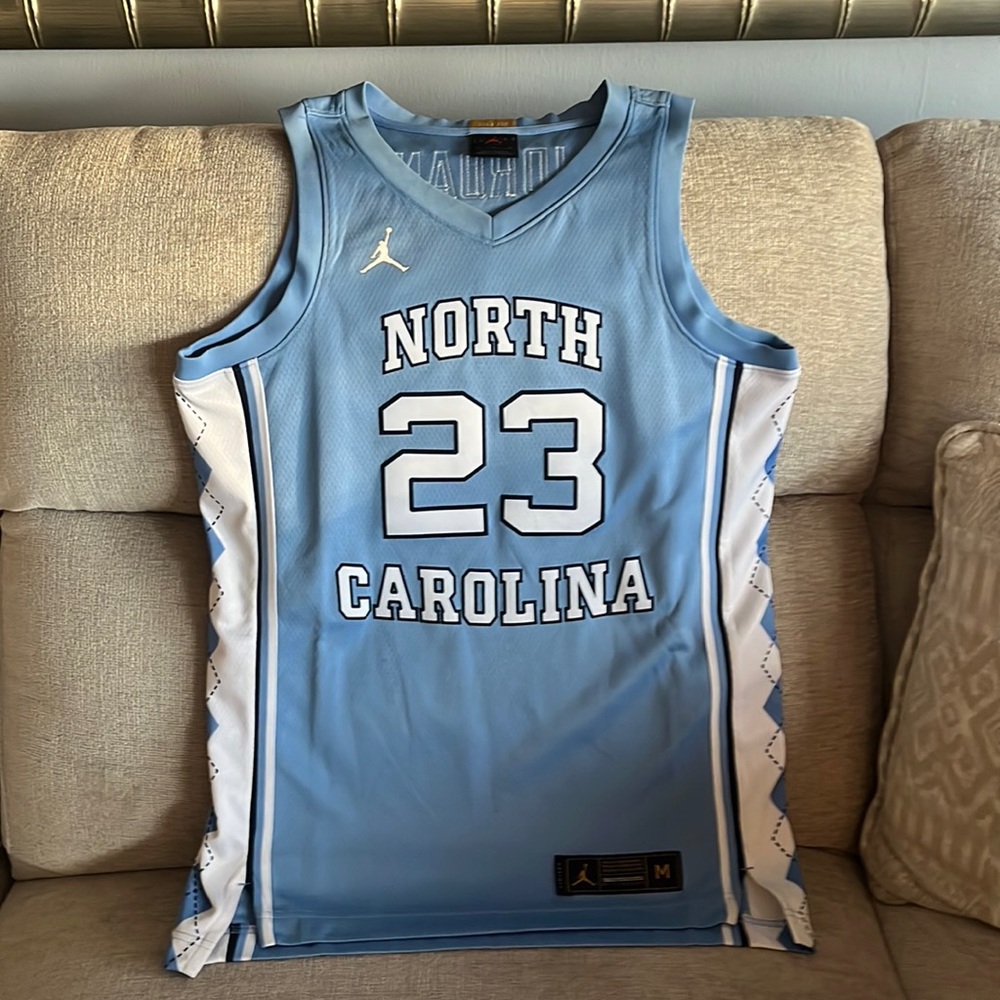 Men’s Jordan BB Jersey light blue and white, men’s medium.